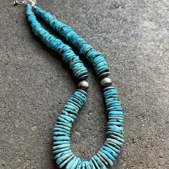 Sterling Silver Graduated Blue Turquoise Bead Necklace. 18 inch - Picture 8 of 12